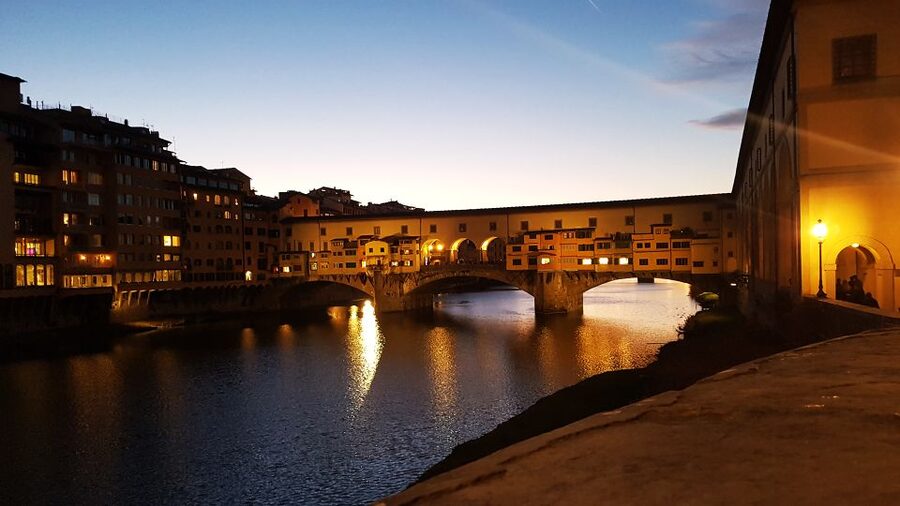 Florence: City Walking Tour and Uffizi Gallery Visit - Piazza della Signoria and Palazzo Vecchio, power in stone