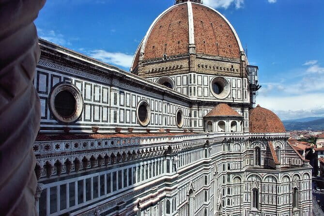 Florence: Combo guided tour, City, Uffizi, Accademia and David - Guides, Spanish audio, and why it affects your enjoyment