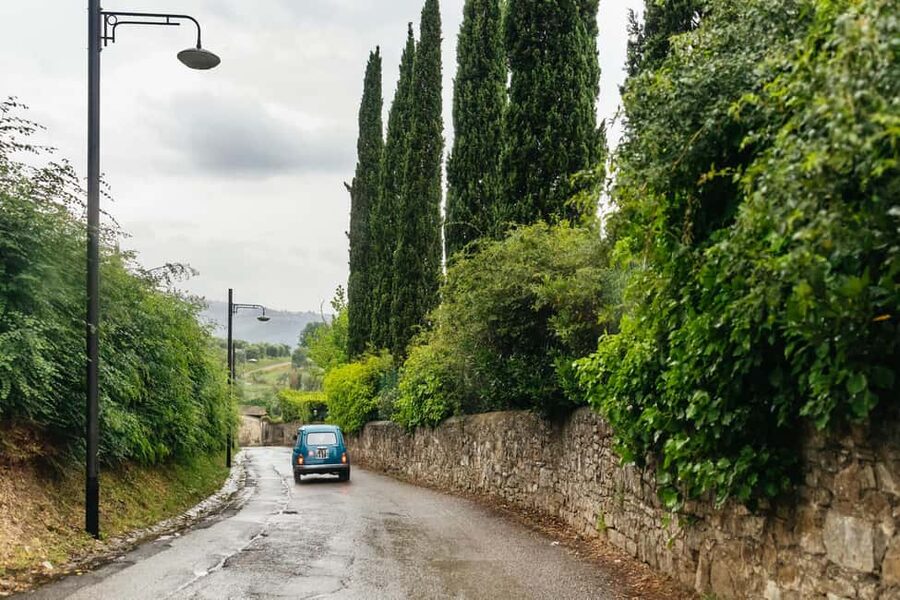 Florence: Countryside Vintage Fiat 500 Driving Tour - Tuscany by narrow lanes: villas, olive fields, and slow-speed fun