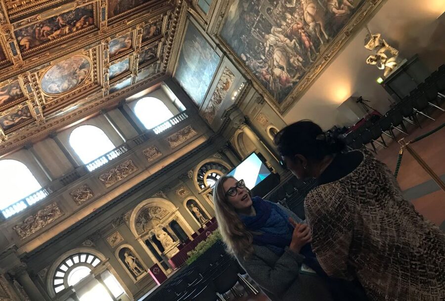 Florence: Dan Brown's Inferno 2-Hour Walking Tour - Guide Experience, Multilingual Delivery, and Walking Pace