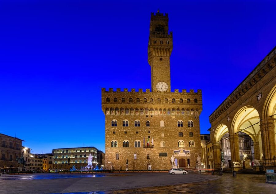 Florence: Dark Secrets & Scandals Evening Walking Tour - End at Ponte Santa Trinita: a scenic wrap-up and your next steps