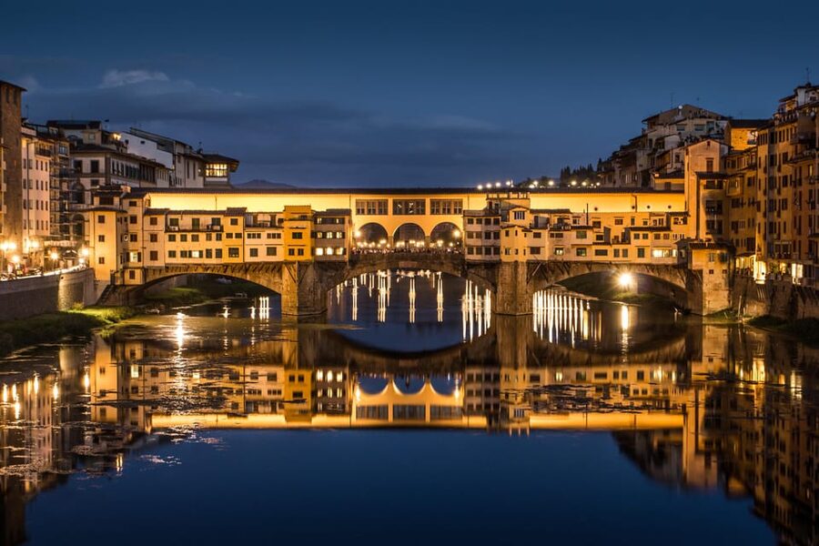 Florence: Dark Secrets & Scandals Evening Walking Tour - Start at Via degli Strozzi near Palazzo Strozzi, then get into story mode