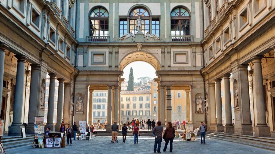 Florence: David & Uffizi Gallery Guided Tour for Small Group - Price and value: what $281 buys in a real Florence half-day