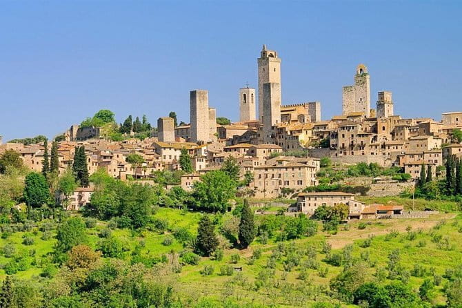 Florence Day Tour: Explore Pisa, Siena & San Gimignano with Lunch - The Chianti transfer and lunch, where the day really pays off