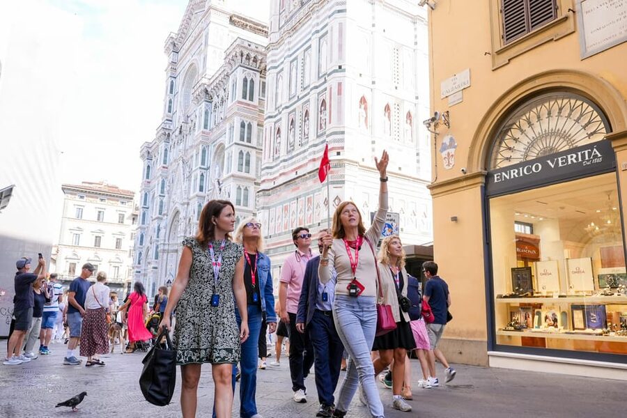 Florence: Duomo Cathedral Guided Tour with Fast-Track Entry - What you’ll spot inside: frescoes, statues, and the dome story