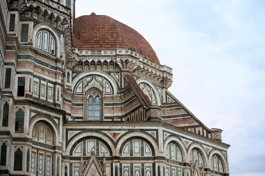 Florence: Duomo Dawn Entry with Key Holder & Dome Climb Tour - Guide style and the small-group feel