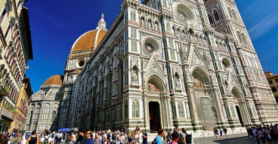 Florence: Duomo S. Maria del Fiore Guided Tour - Porta del Paradiso and the façade viewpoints: where the tour sets up the cathedral interior