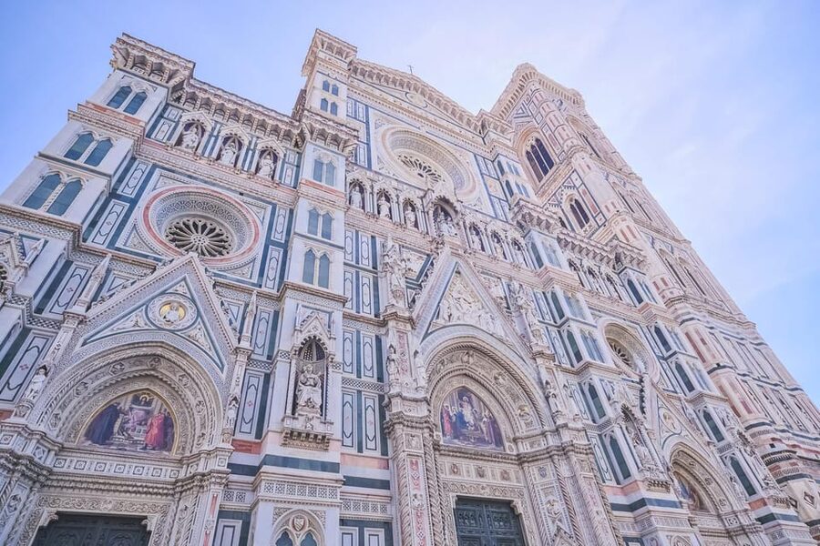 Florence:E-Bike City Tour with stop at Piazzale Michelangelo - The Medici story, and why it adds meaning to the stones