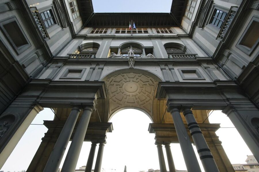 Florence: Early Morning Uffizi Gallery Guided Tour - Leonardo and Michelangelo: What to Look For in the Time You Have