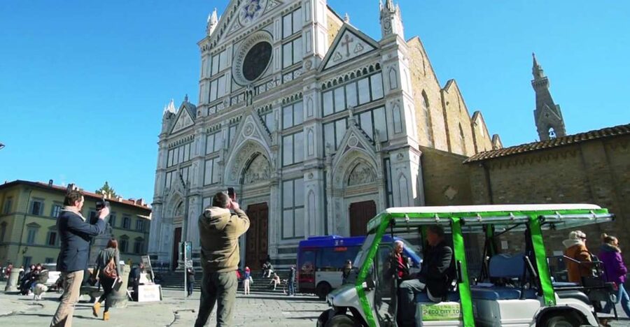 Florence: Eco-Friendly Golf Cart City Tour with Audio Guide - Passing the Vasari Coridor and understanding the Cathedral area