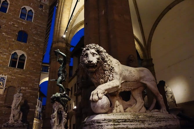 Florence Evening Walking Tour: Stories of Power, Love & Betrayal - Why Florence’s power stories work best after dark