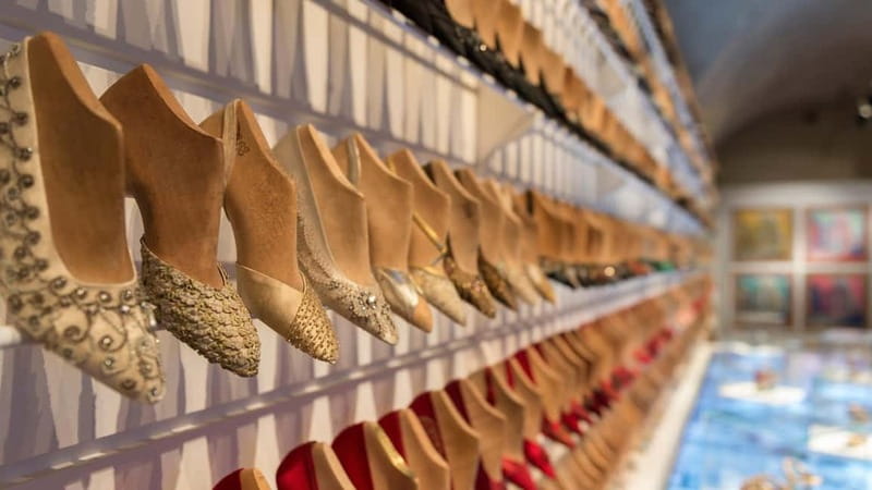 Florence: Fashion History Guided Walking Tour & Museum Visit - Florence Fashion History Starts With Fabric and Power