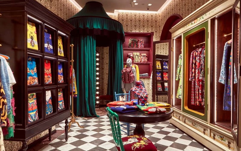 Florence: Fashion History Guided Walking Tour & Museum Visit - Museo Salvatore Ferragamo in About 40 Minutes: What You’ll Actually Get