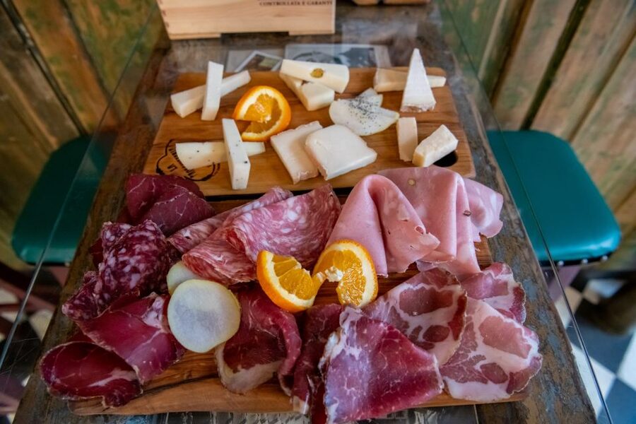 Florence: Flavours of Tuscany Food Tour - Stop by stop: Schiacci Passera to the Santa Croce finish