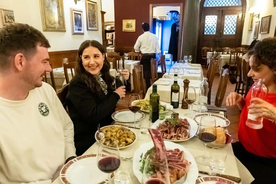 Florence: Food Walking Tour with Local Steak and Tuscan Wine - Gelato at the end: a sweet close that still feels local