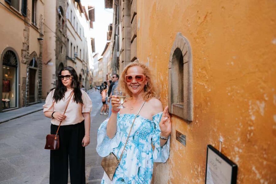 Florence: Food & Wine Tour in Oltrarno Neighborhood - The dinner center: Tuscan pasta and bistecca alla fiorentina