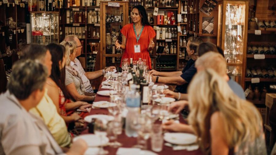 Florence: Food & Wine Tour in Oltrarno Neighborhood - Price and value: is $124.61 per person a fair deal