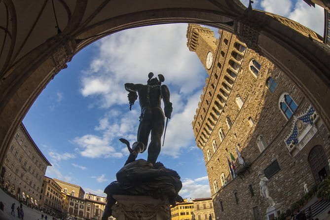 Florence for Families Private Tour - Piazza della Repubblica: A Big Renaissance Square for a Reset