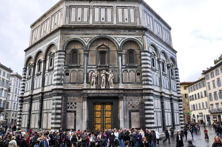 Florence: (French) Walking Tour with a licensed guide - A 90-minute Florence “greatest hits” route that still feels personal