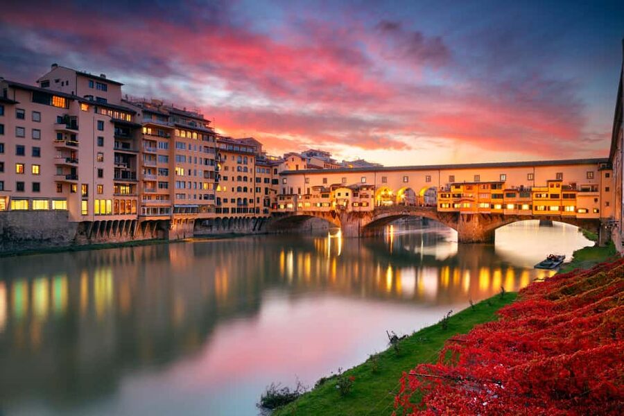 Florence: (French) Walking Tour with a licensed guide - Meeting at Piazza della Repubblica, and how to prepare for the walk