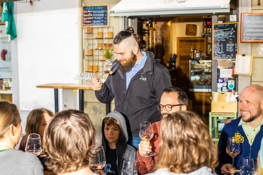 Florence: Grocery Market Food Tour and Tastings with a chef - Wine shop finish: two local wines with bruschetta or crostoni