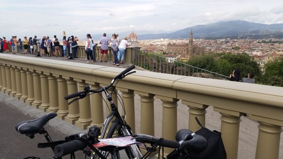Florence: Guided Bike Tour with Piazzale Michelangelo - Meeting up at Florence Tours - Enjoy Biking and what you’re provided
