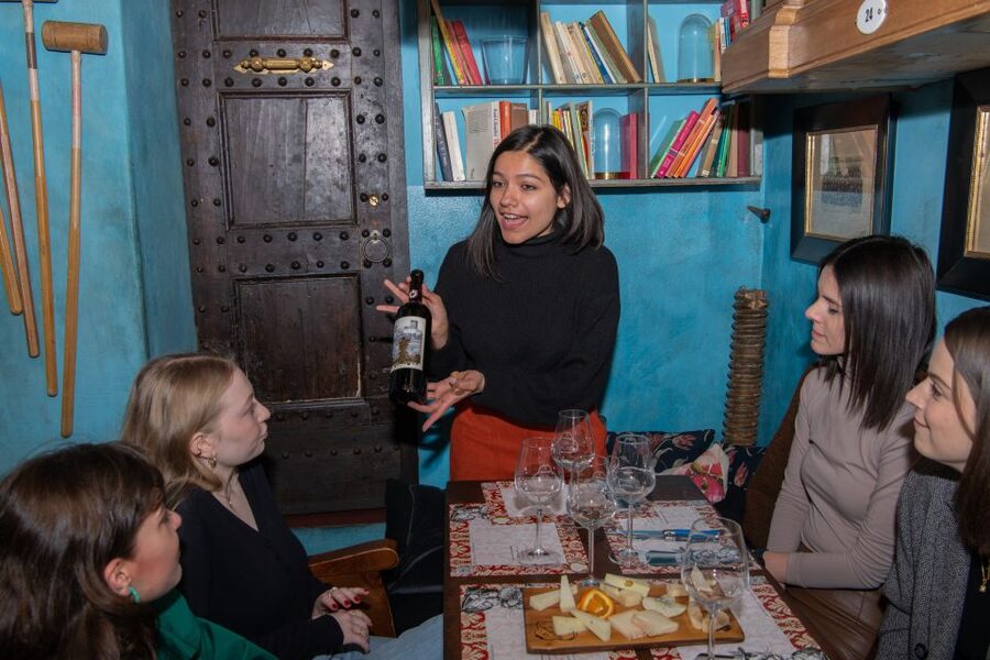 Florence: Guided Food Walking Tour with Tuscan Classics - Tuscan Bread Soup and Typical Pasta: Comfort That Has a Story