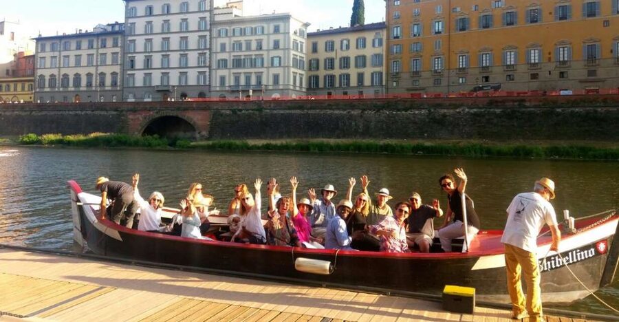 Florence: Guided Gondola Boat Tour with a Glass of Wine - Meeting at Via dei Vagellai, 22 and Getting to the Pier