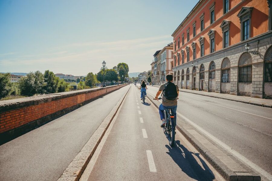 Florence: Guided Tour by E-Bike with Gelato & optional Lunch - Ponte Vecchio, Piazza Santo Spirito, and the way the city shifts