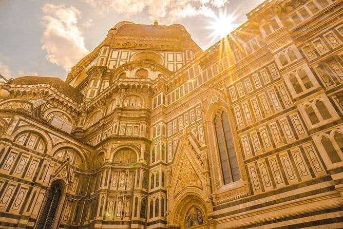 Florence Guided Tour with Accademia, Uffizi and Optional Lunch - Piazza della Signoria: Medici politics, Neptune, and outdoor sculpture