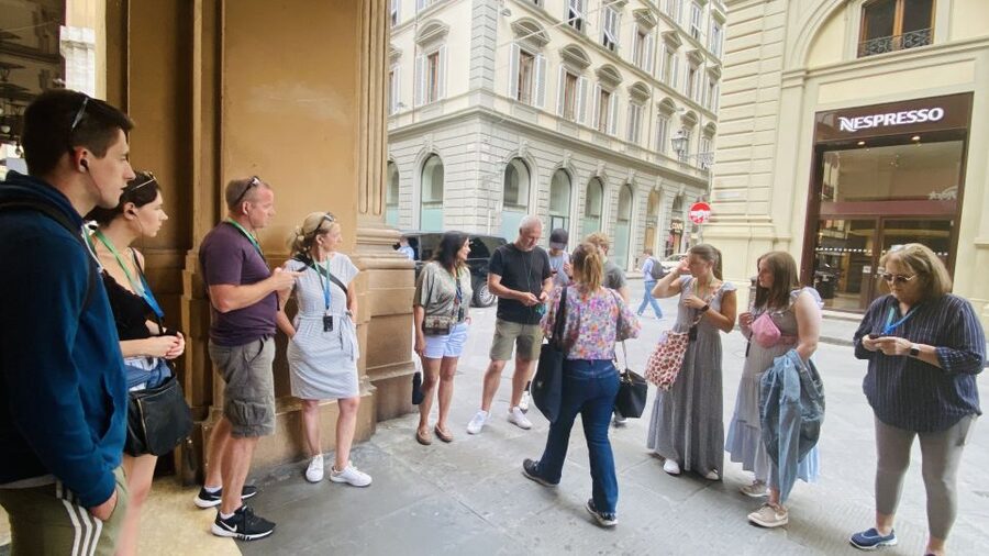 Florence: Guided Walking Tour - Ponte Vecchio in a short 10 minute moment