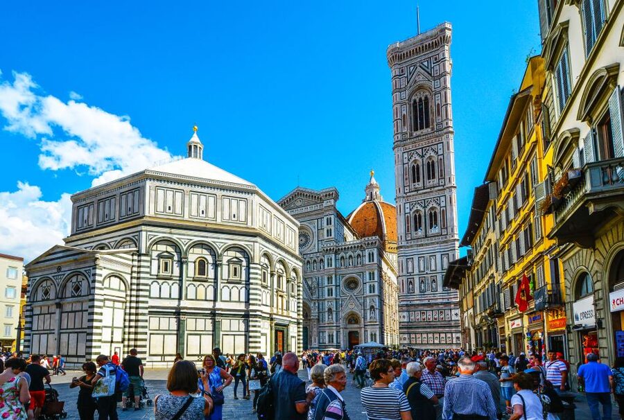 Florence: Guided Walking Tour with Fiorentina Steak Dinner - Group style, languages, and pace