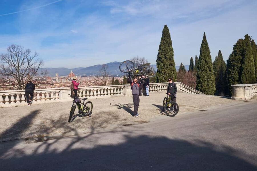Florence: Half-Day Tuscan Countryside E-bike Tour with Wine - The ride out: narrow countryside roads, villas, olive groves, vineyards