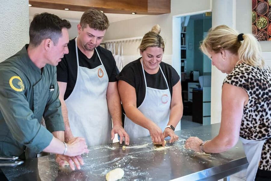 Florence: Handmade Pasta & Dessert Class with Unlimited Wine - Handmade Pasta in Florence, from Dough to Dinner