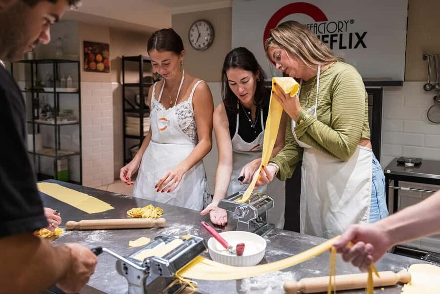 Florence: Handmade Pasta & Dessert Class with Unlimited Wine - Learning With a Multilingual Chef in a Small Group