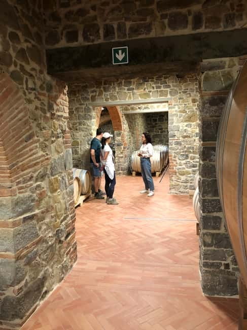 Florence: Hiking Tuscany & Chianti wine 3 wineries and lunch - Transportation and pacing: max 7 people keeps it human