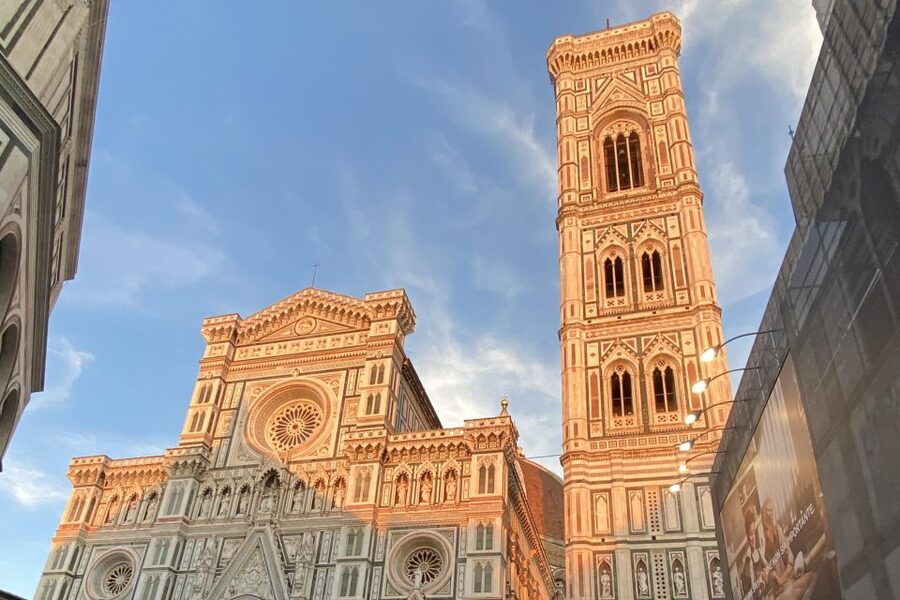 Florence historical centre and legends tour for small groups - Finishing in Piazza della Repubblica: Aperitivo With a View