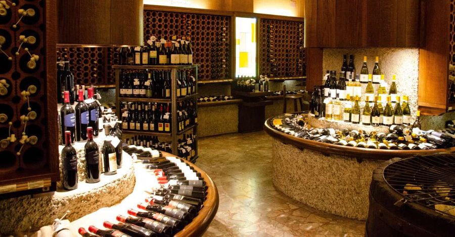 Florence: History Walking Tour with Wine Tasting - Ponte Vecchio area: the walk starts where Florence feels most alive