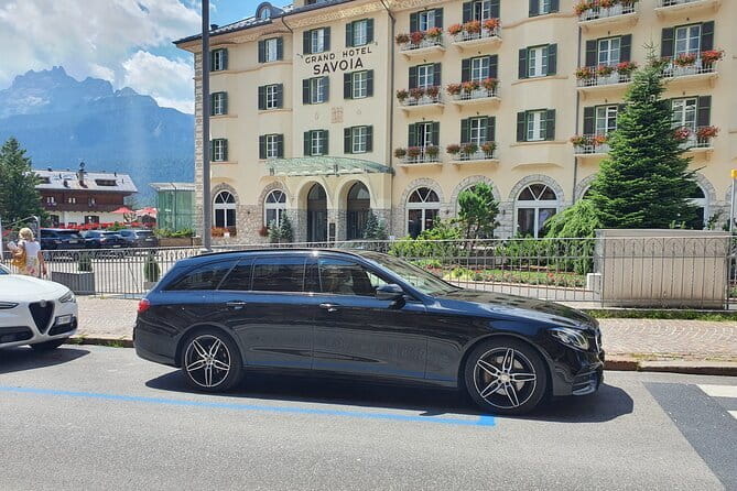 Florence hotels to Florence Airport (FLR) - Departure Private Transfer - Door-to-door pickup, no taxi queue stress