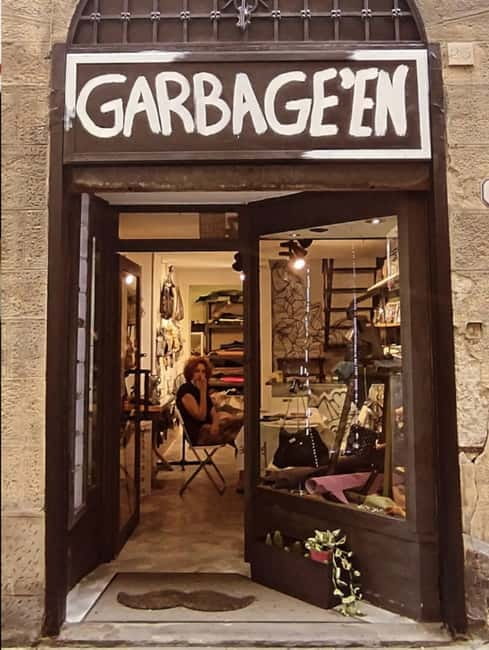 Florence: Leather Wallet-Making Workshop with Coffee - Working in a real handcrafts laboratory (not a demo)