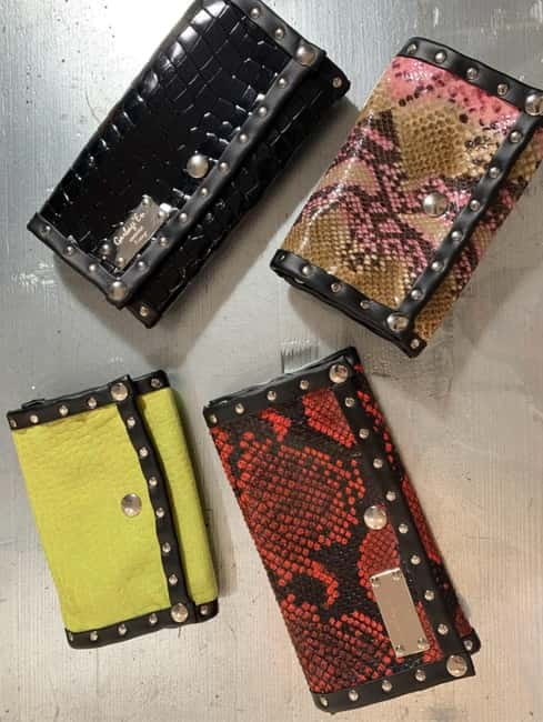 Florence: Leather Wallet-Making Workshop with Coffee - Instructor help that actually makes a difference