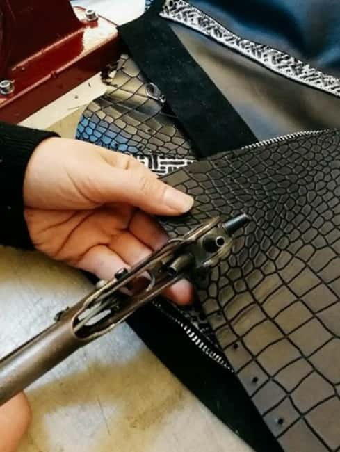 Florence: Leather Wallet-Making Workshop with Coffee - Your 2.5-hour flow: from coffee sip to finished wallet