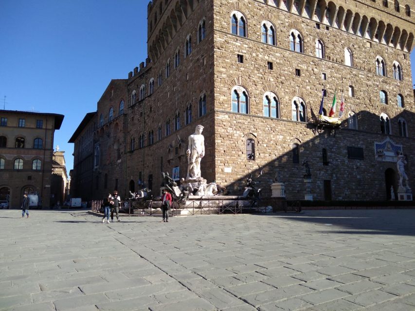 Florence: LGBTQ Renaissance Walking Tour with Mila - Where the tour starts: Piazza della Repubblica and why it matters