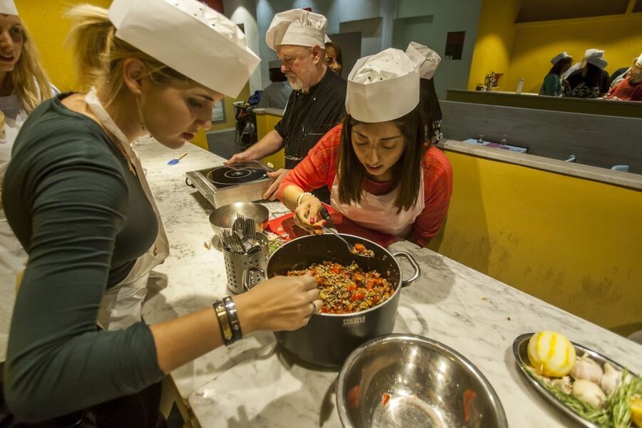 Florence: Market to Table Cooking Lesson - Group size and hands-on time: what to expect in the kitchen