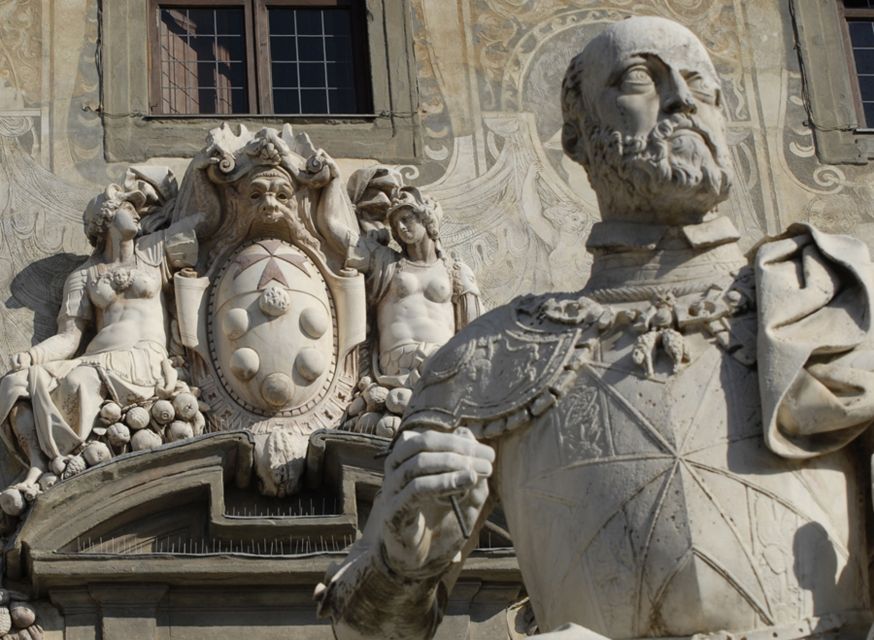 Florence: Medici Family History Tour - Piazza della Signoria and the rival palaces you can spot outside