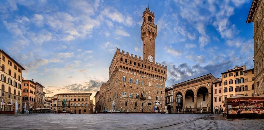 Florence: Michelangelo’s David & A Sip Through a Wine Window - The guide can make or break it, and this group scores high