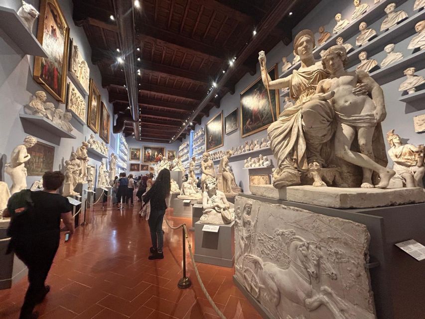 Florence: Michelangelo's David Entrance Ticket and Audio App - Where to meet and how pickup works at Carrefour Express