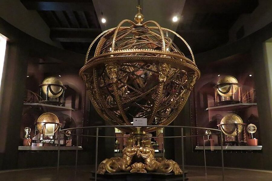 Florence: Museo Galileo Small Group Tour - Guides you might meet, and the value of the official explanation