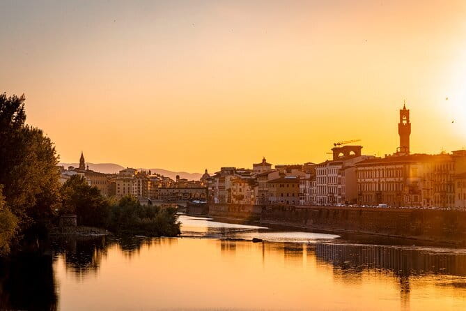 Florence Night Bike Tour with Wine and Aperitivo Picnic included - Bikes, helmets, and a pace that stays friendly