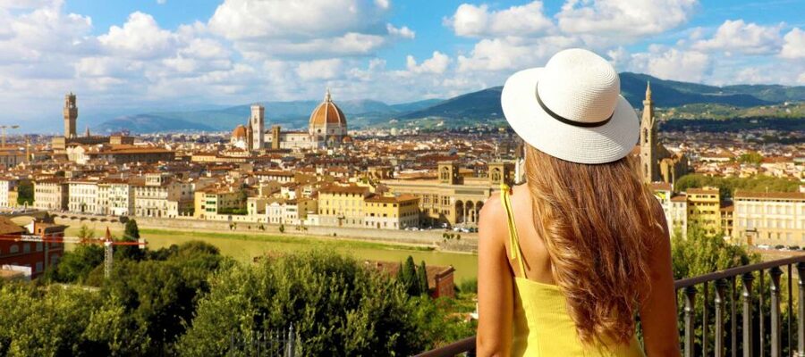 Florence: Old Town Family Tour with Optional Da Vinci Museum - Where you meet and how long you’ll actually be out